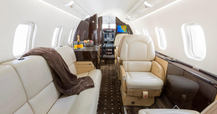 bombardier-learjet-60xr-350300_b656db7d4b18e132_920x485