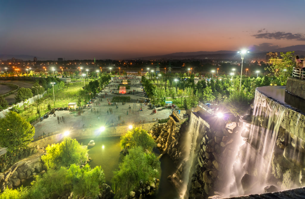 Душанбе. Таджикистан. Artificial waterfall in the city centre of Dushanbe, the Capital of Tajikistan. Central Asia