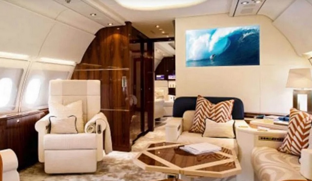 Гостиная в самолете B767-33AER Романа Абрамовича