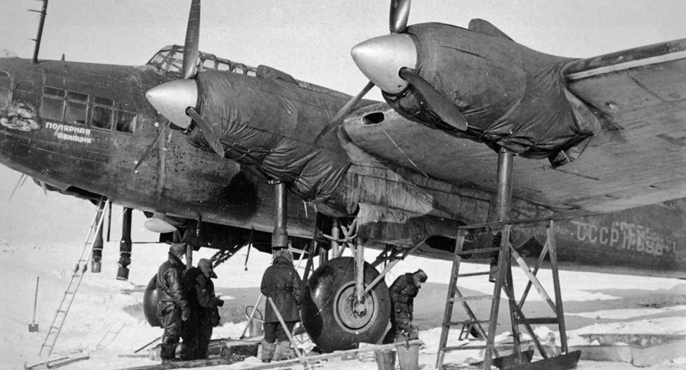 Советский стратегический бомбардировщик Пе-8
